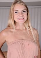 Hannah Hawthorne from ATK Galleria