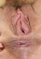 Hairy MILF Heidi spreads her ass, Heidi Hanson (hei013) ATK Natural & Hairy: Heidi Hanson (Hairy MILF Heidi spreads her ass)